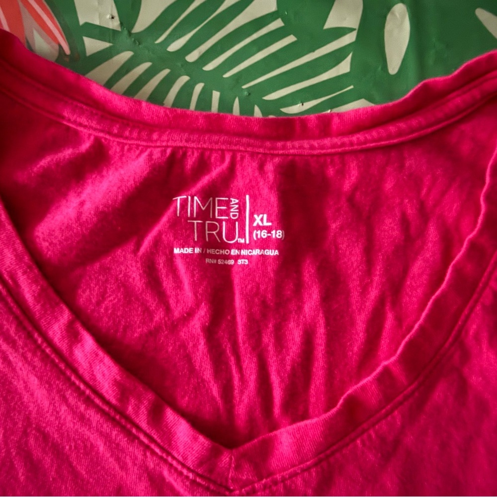 Time and Tru Hot Pink Short Sleeved Cotton Top XL 16/18 - Picture 2 of 2